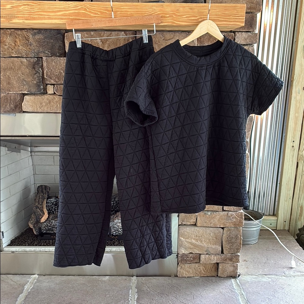 Elegant Black Pantsuit with Relaxed Fit